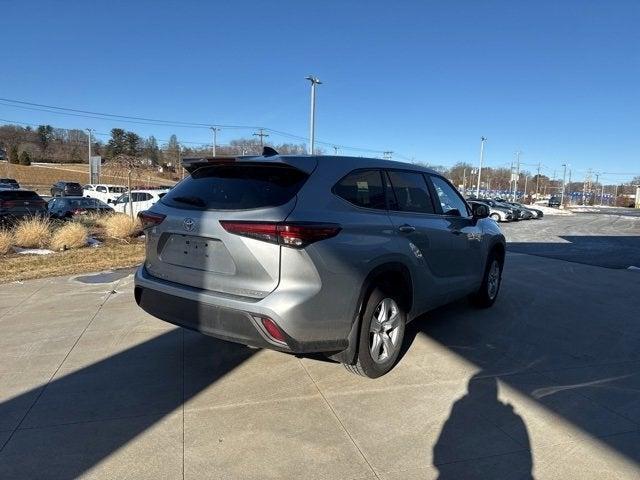 used 2023 Toyota Highlander car, priced at $32,999