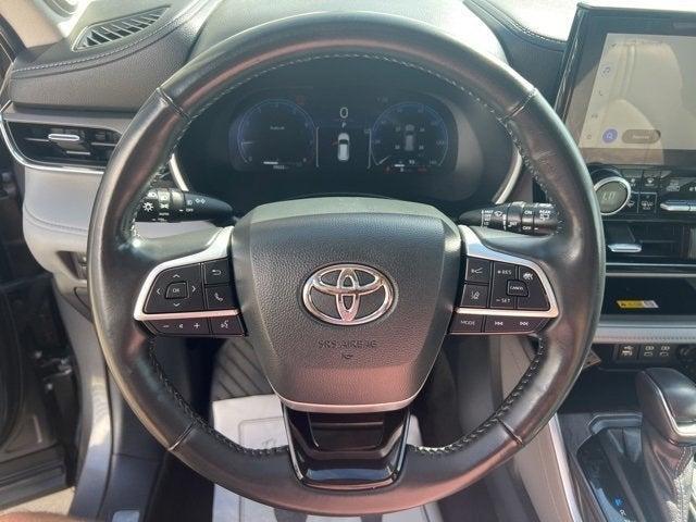 used 2023 Toyota Highlander car, priced at $41,300