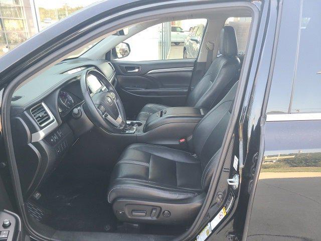 used 2018 Toyota Highlander car, priced at $23,497