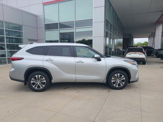 used 2023 Toyota Highlander Hybrid car, priced at $42,053