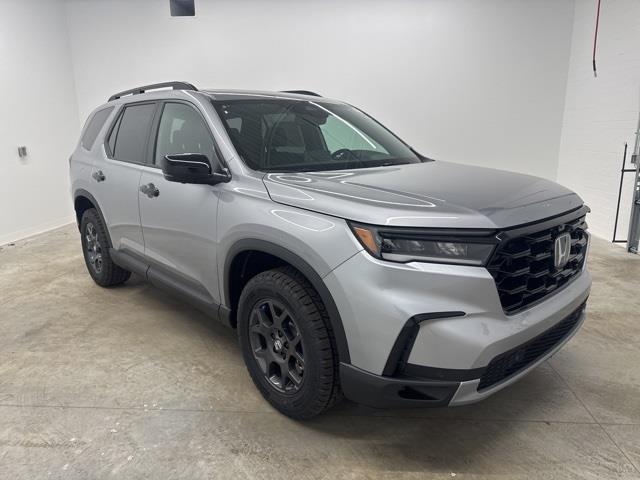 new 2025 Honda Pilot car, priced at $47,995