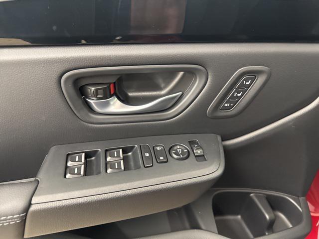 new 2025 Honda Pilot car, priced at $45,380