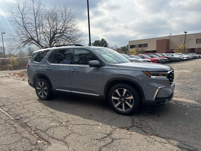 new 2025 Honda Pilot car, priced at $50,650