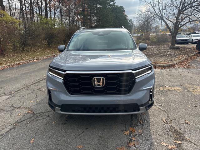 new 2025 Honda Pilot car, priced at $50,650