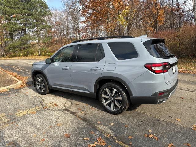 new 2025 Honda Pilot car, priced at $50,650