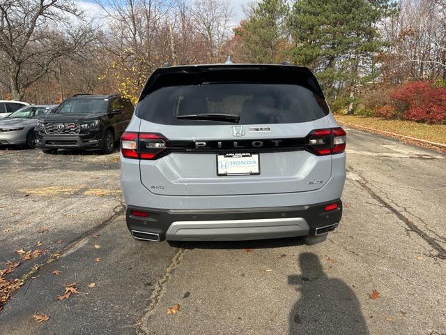 new 2025 Honda Pilot car, priced at $50,650