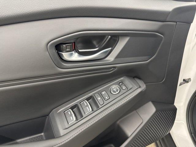 new 2025 Honda Accord Hybrid car, priced at $33,800