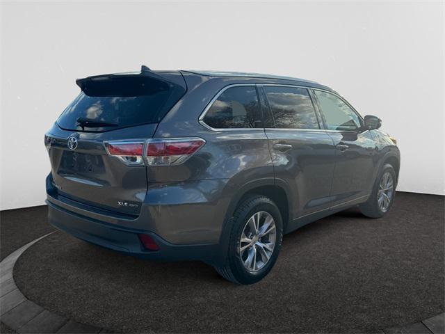 used 2015 Toyota Highlander car, priced at $15,990