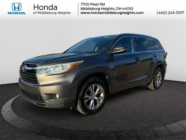 used 2015 Toyota Highlander car, priced at $15,990