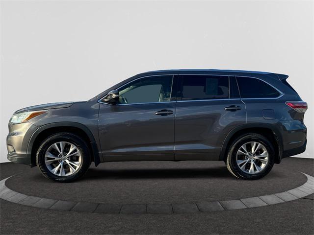 used 2015 Toyota Highlander car, priced at $15,990