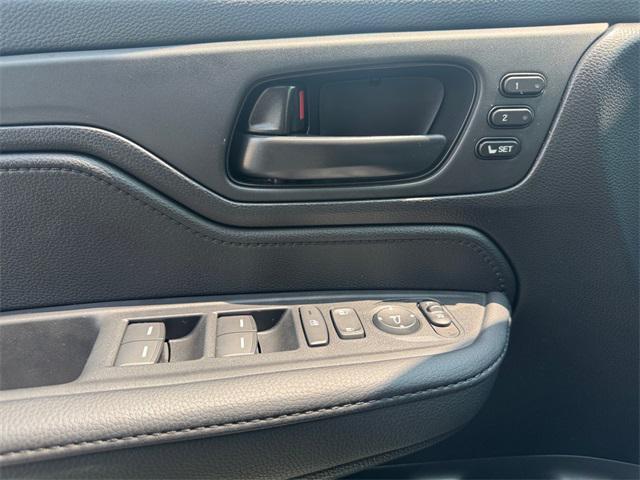 used 2025 Honda Odyssey car, priced at $41,900