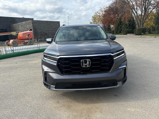 new 2025 Honda Pilot car, priced at $51,134