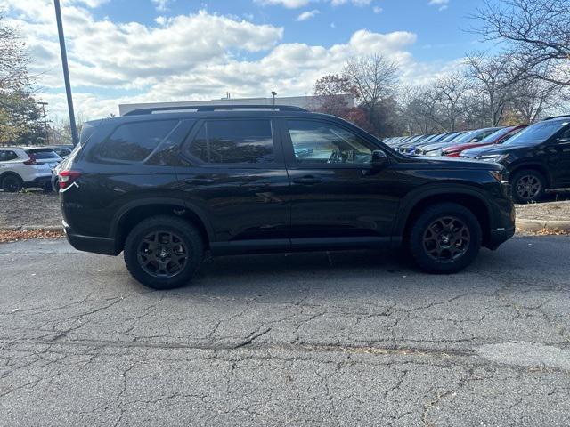 new 2025 Honda Pilot car, priced at $48,274