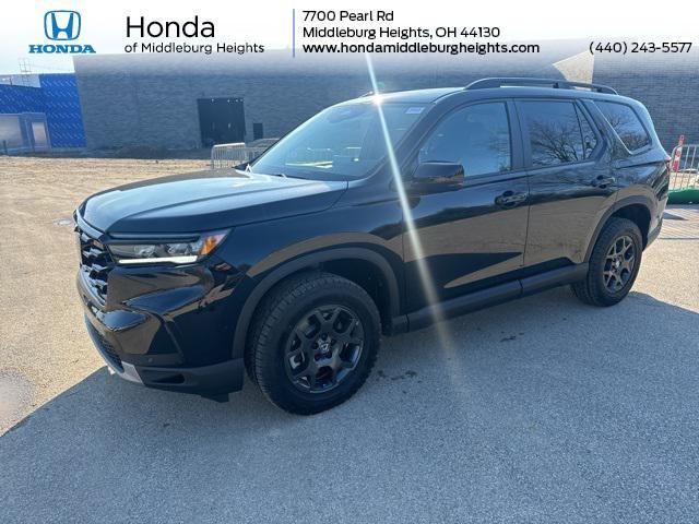 new 2025 Honda Pilot car, priced at $48,555