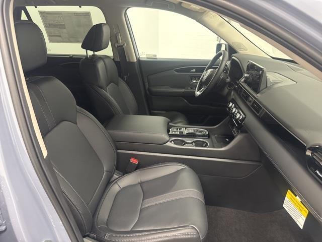new 2025 Honda Pilot car, priced at $47,850