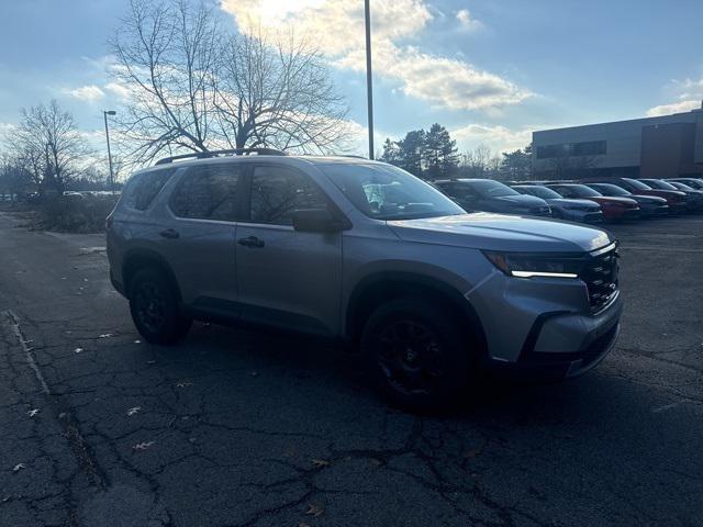 new 2025 Honda Pilot car, priced at $47,833