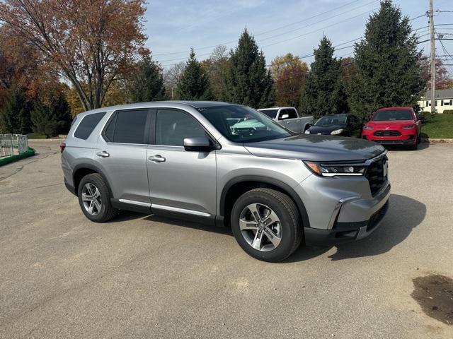 new 2025 Honda Pilot car, priced at $44,268