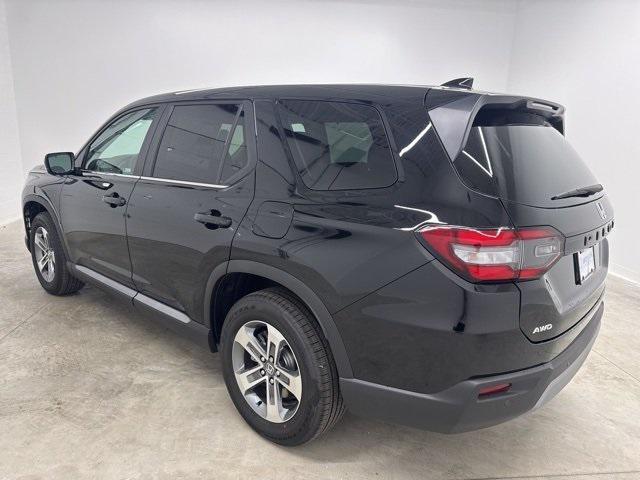 new 2025 Honda Pilot car, priced at $44,395