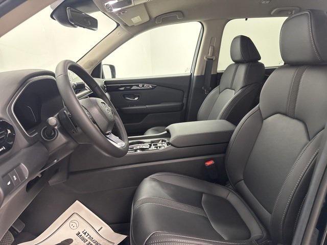 new 2025 Honda Pilot car, priced at $44,395