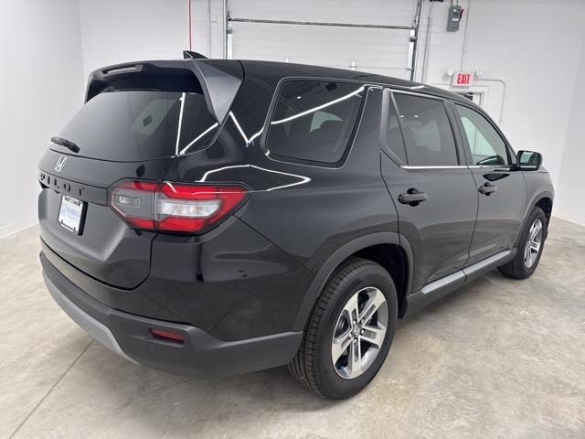 new 2025 Honda Pilot car, priced at $45,080