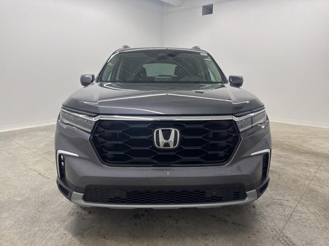 new 2025 Honda Pilot car, priced at $48,850