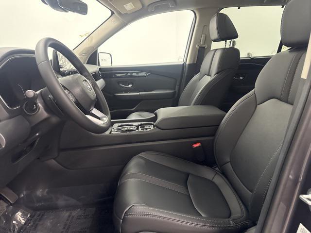 new 2025 Honda Pilot car, priced at $48,850