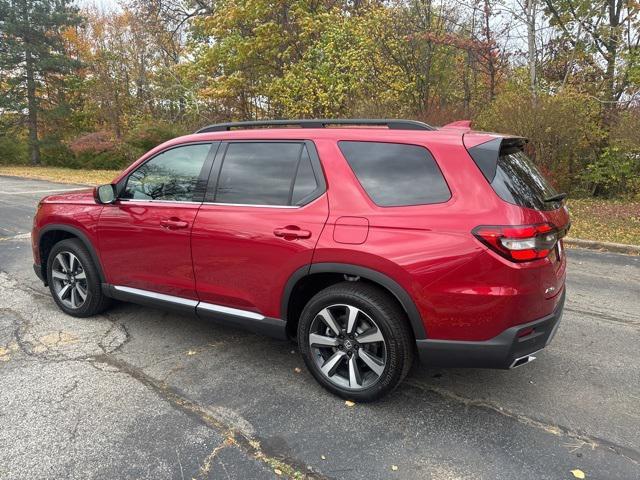 new 2025 Honda Pilot car, priced at $47,704