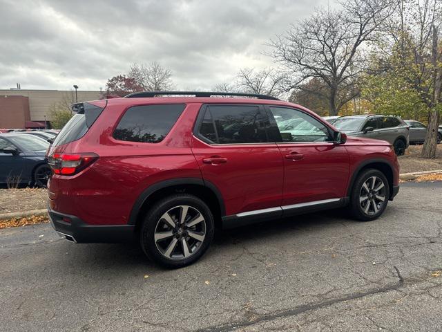 new 2025 Honda Pilot car, priced at $47,704