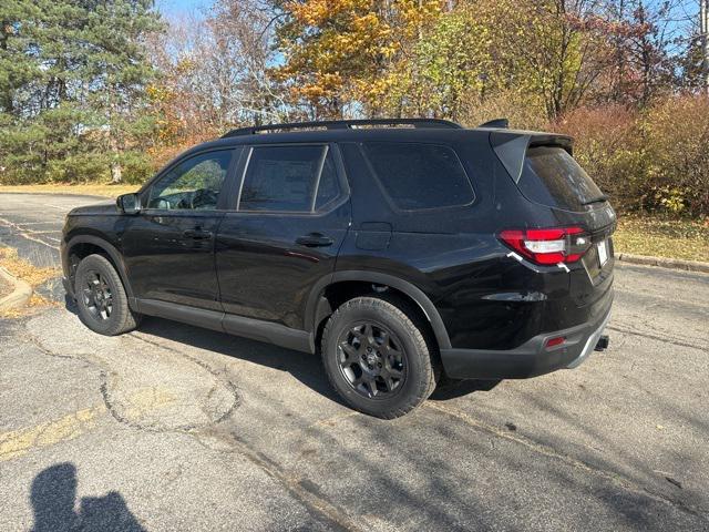 new 2025 Honda Pilot car, priced at $47,833