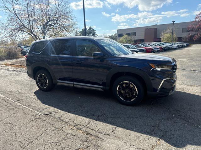 new 2025 Honda Pilot car, priced at $46,514