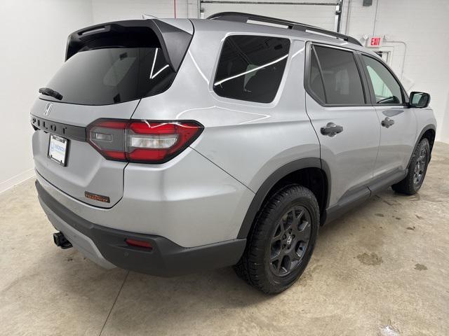 new 2025 Honda Pilot car, priced at $48,450