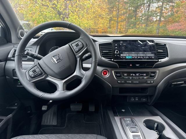 new 2025 Honda Ridgeline car, priced at $40,186