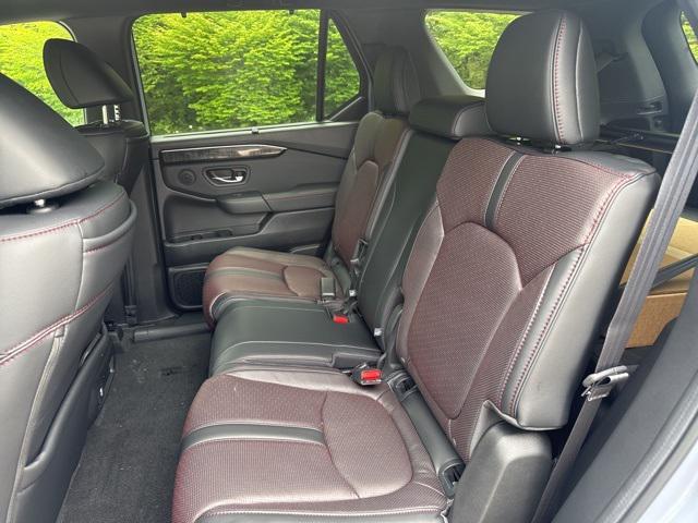 new 2025 Honda Pilot car, priced at $53,215