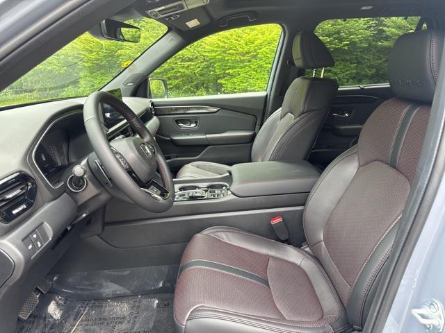 new 2025 Honda Pilot car, priced at $53,215