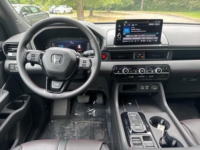 new 2025 Honda Pilot car, priced at $53,215