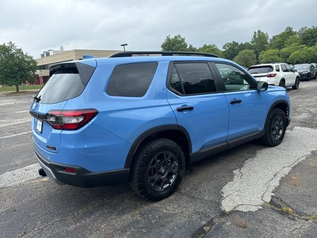 new 2025 Honda Pilot car, priced at $47,979