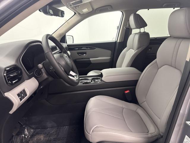 new 2025 Honda Pilot car, priced at $44,395