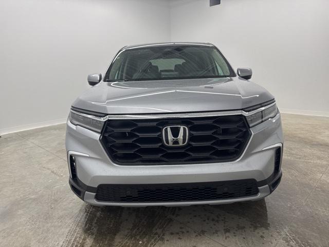 new 2025 Honda Pilot car, priced at $44,395