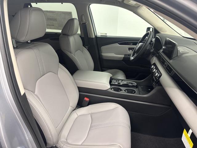 new 2025 Honda Pilot car, priced at $44,395
