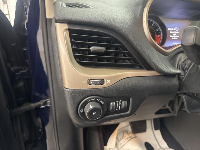 used 2014 Jeep Cherokee car, priced at $11,890