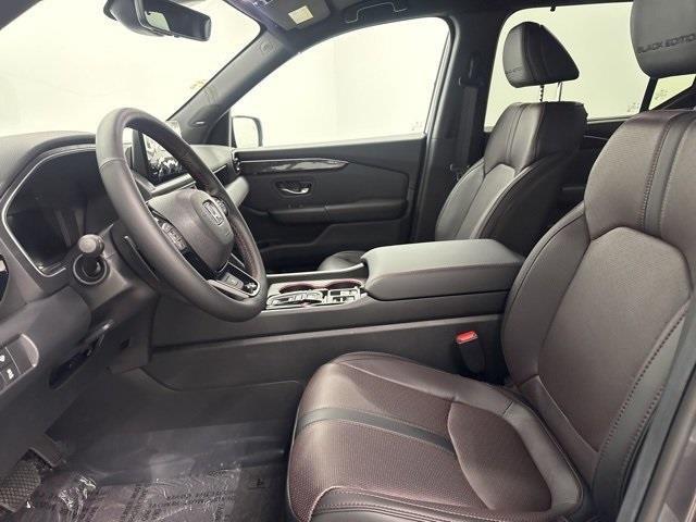 new 2025 Honda Pilot car, priced at $52,075