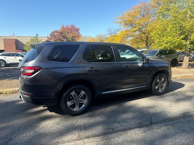 new 2025 Honda Pilot car, priced at $45,630