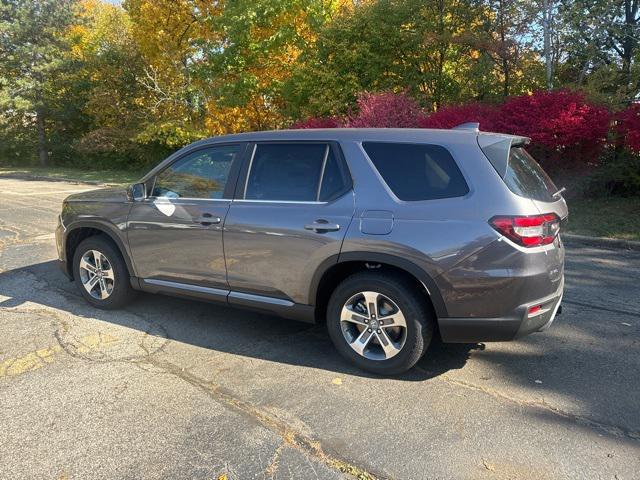 new 2025 Honda Pilot car, priced at $45,630