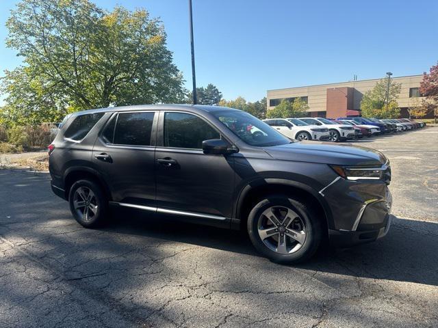 new 2025 Honda Pilot car, priced at $45,630