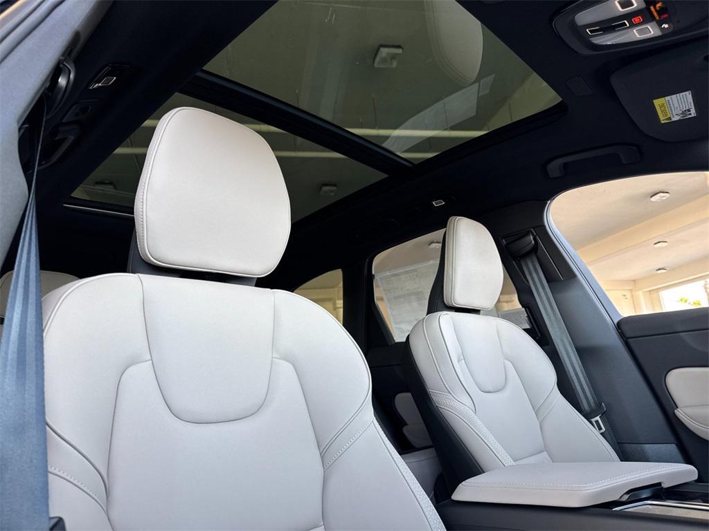 new 2026 Volvo XC60 car, priced at $57,985