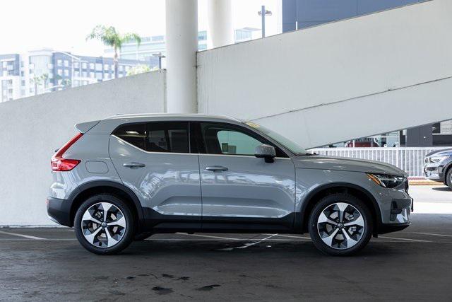 new 2025 Volvo XC40 car, priced at $45,840