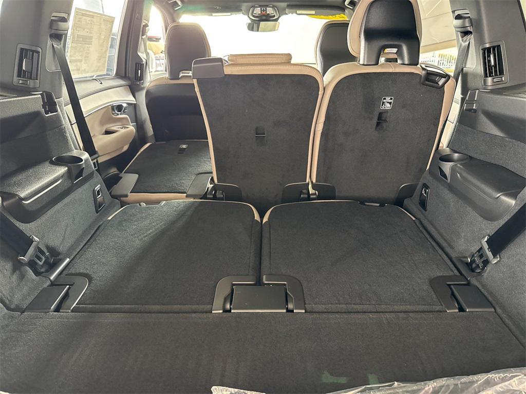 new 2026 Volvo XC90 car, priced at $75,155
