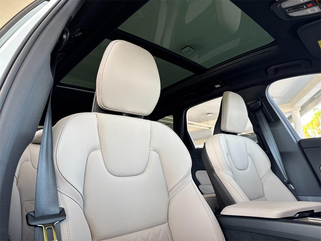 new 2026 Volvo XC60 car, priced at $58,425