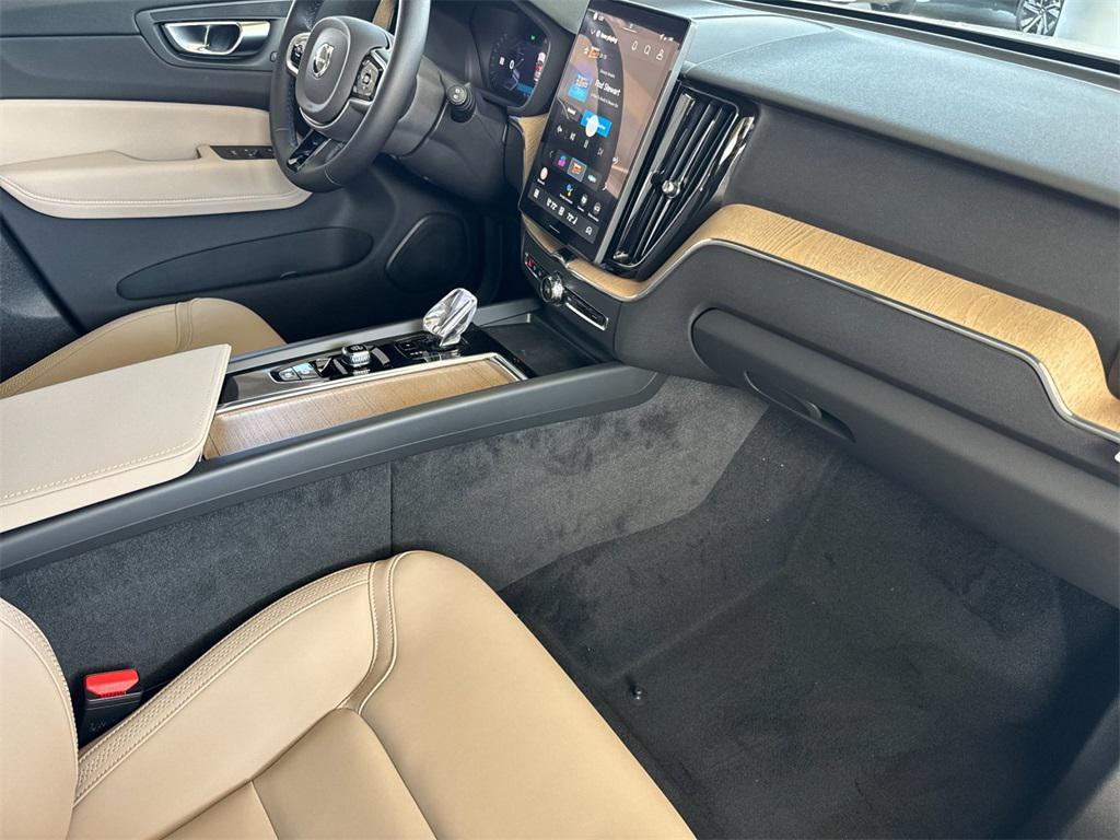 new 2026 Volvo XC60 car, priced at $58,425