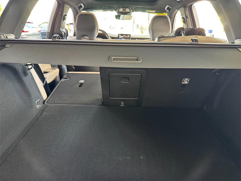 new 2026 Volvo XC60 car, priced at $58,425